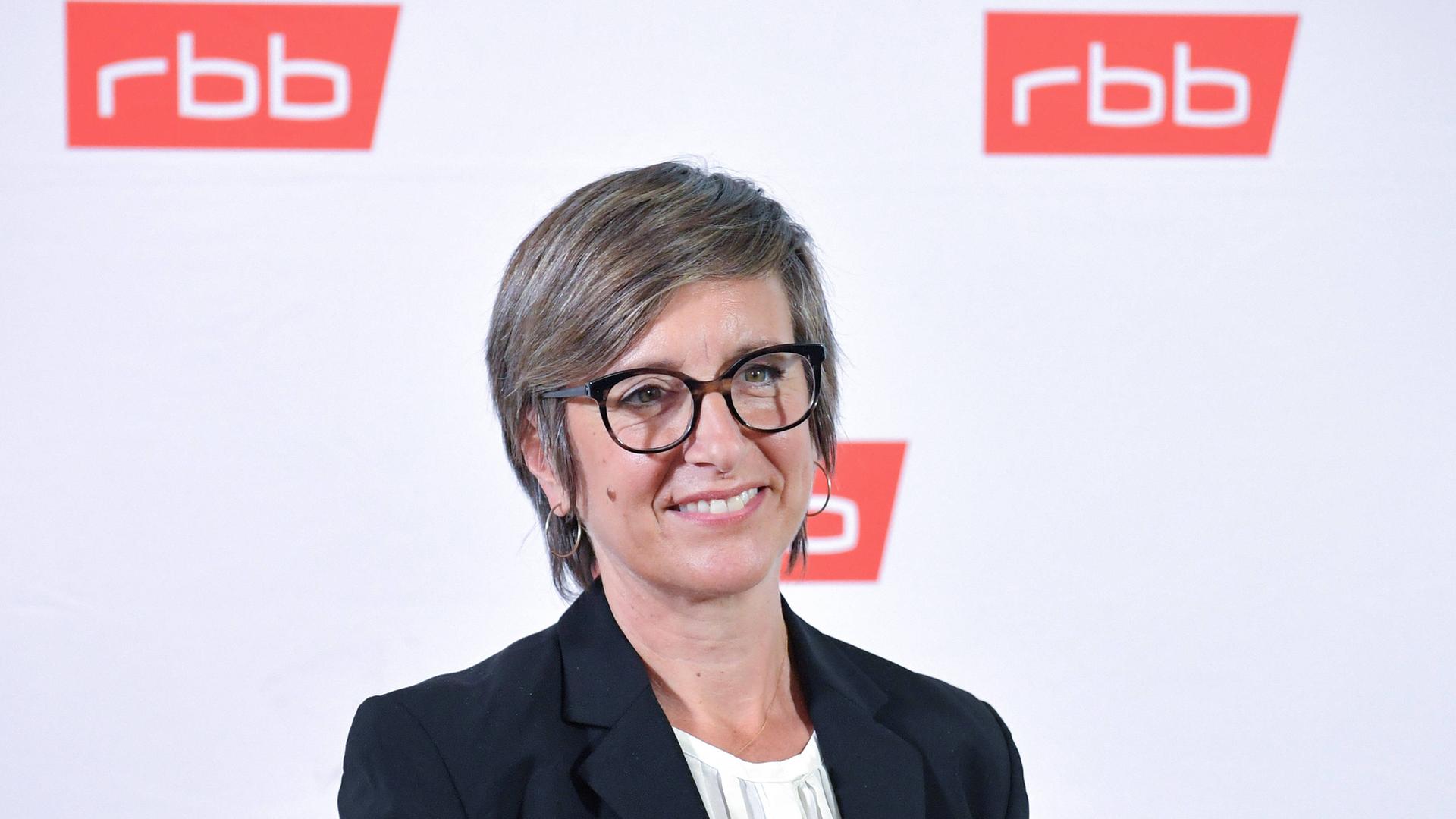 Die Journalistin und Juristin Ulrike Demmer ist neue Intendantin des Rundfunks Berlin-Brandenburg RBB. Die Journalistin und Juristin Ulrike Demmer ist neue Intendantin des Rundfunks Berlin-Brandenburg RBB.