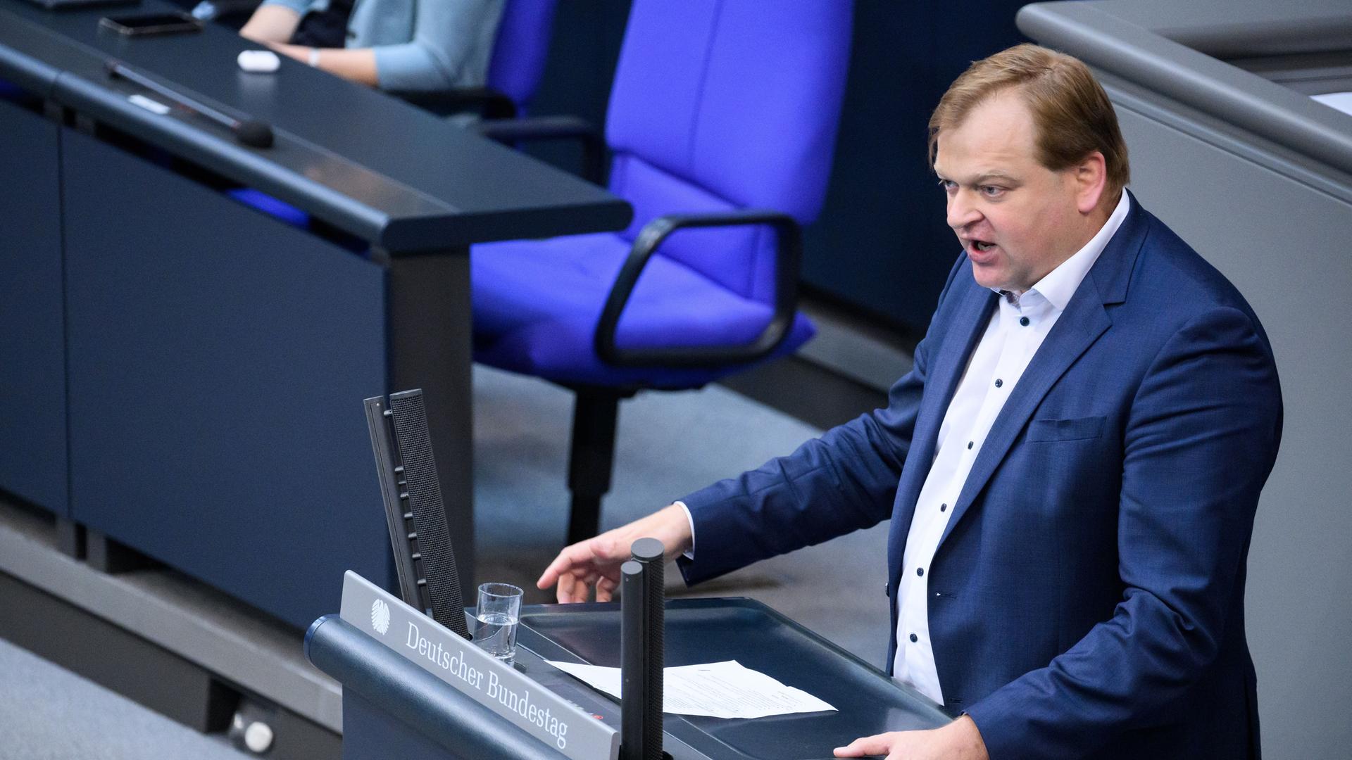Berlin: Albert Stegemann (CDU) spricht bei der Debatte zum Tierhaltungskennzeichnungsgesetz im Plenum im Deutschen Bundestag. Berlin: Albert Stegemann (CDU) spricht bei der Debatte zum Tierhaltungskennzeichnungsgesetz im Plenum im Deutschen Bundestag.