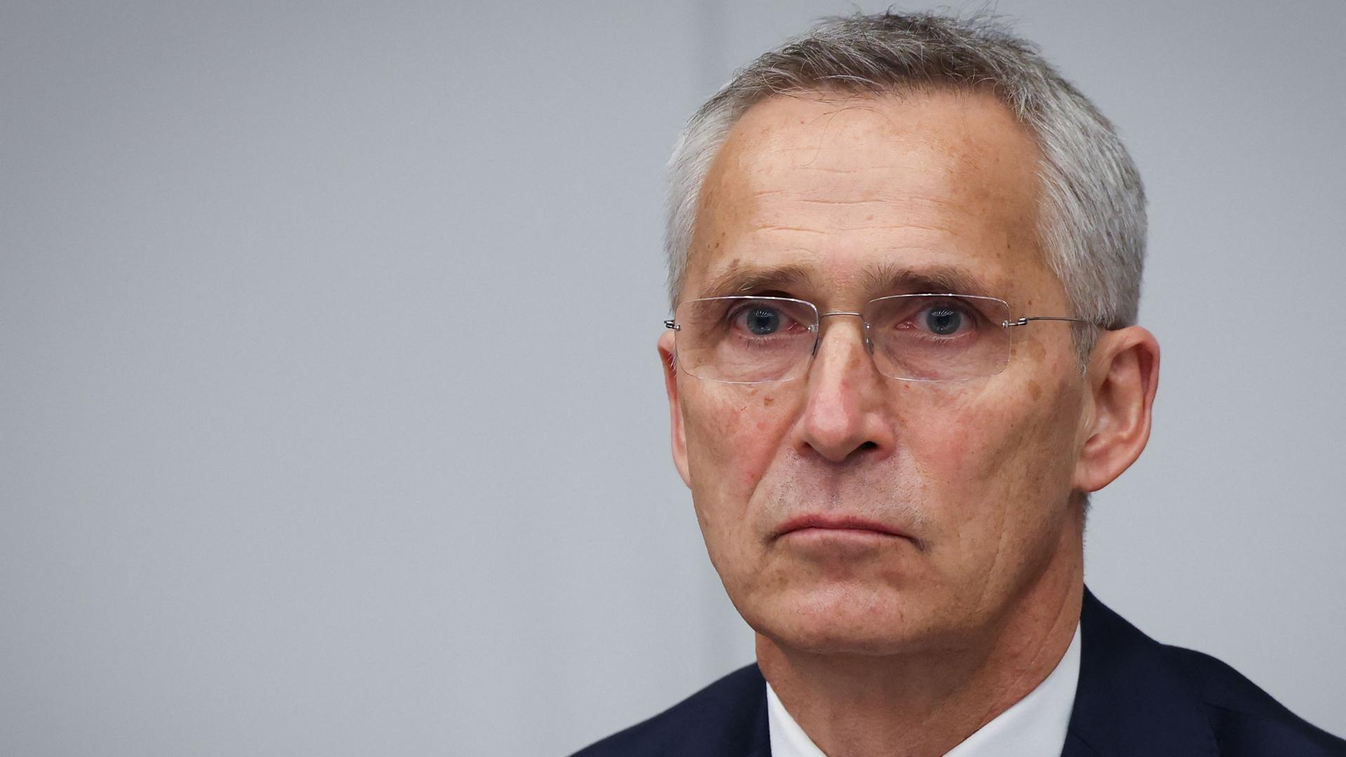NATO-Generalsekretär Stoltenberg blickt in die Kamera. NATO-Generalsekretär Stoltenberg blickt in die Kamera.