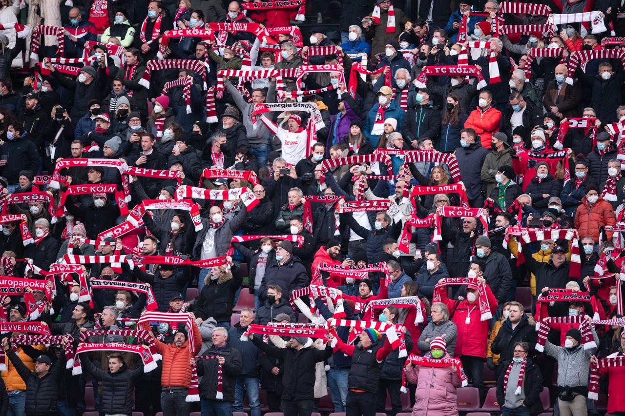 50.000 Zuschauer verfolgten das rheinische Derby zwischen  dem 1. FC Köln und Borussia Mönchengladbach