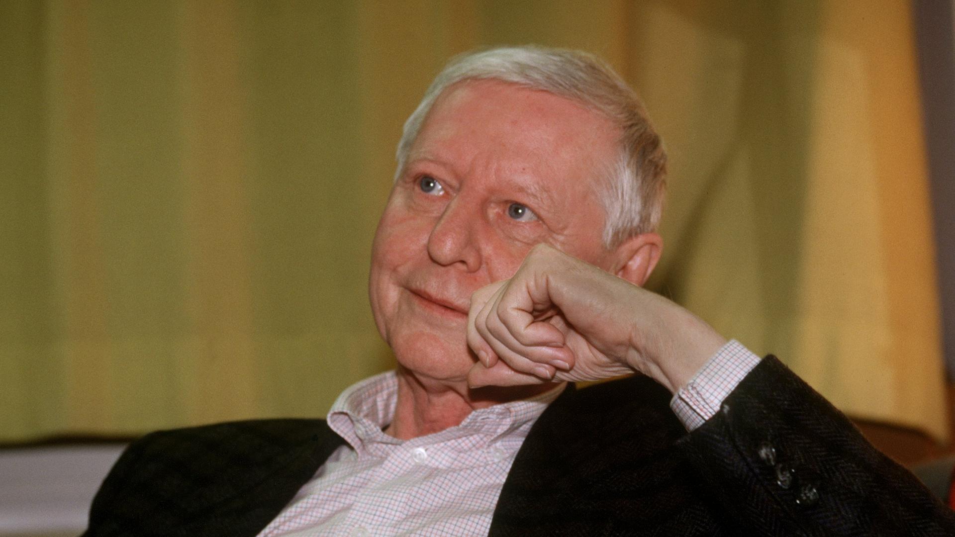 Der deutsche Schriftsteller Hans Magnus Enzensberger, aufgenommen im Januar 1998 in Mainz. Der deutsche Schriftsteller Hans Magnus Enzensberger, aufgenommen im Januar 1998 in Mainz.