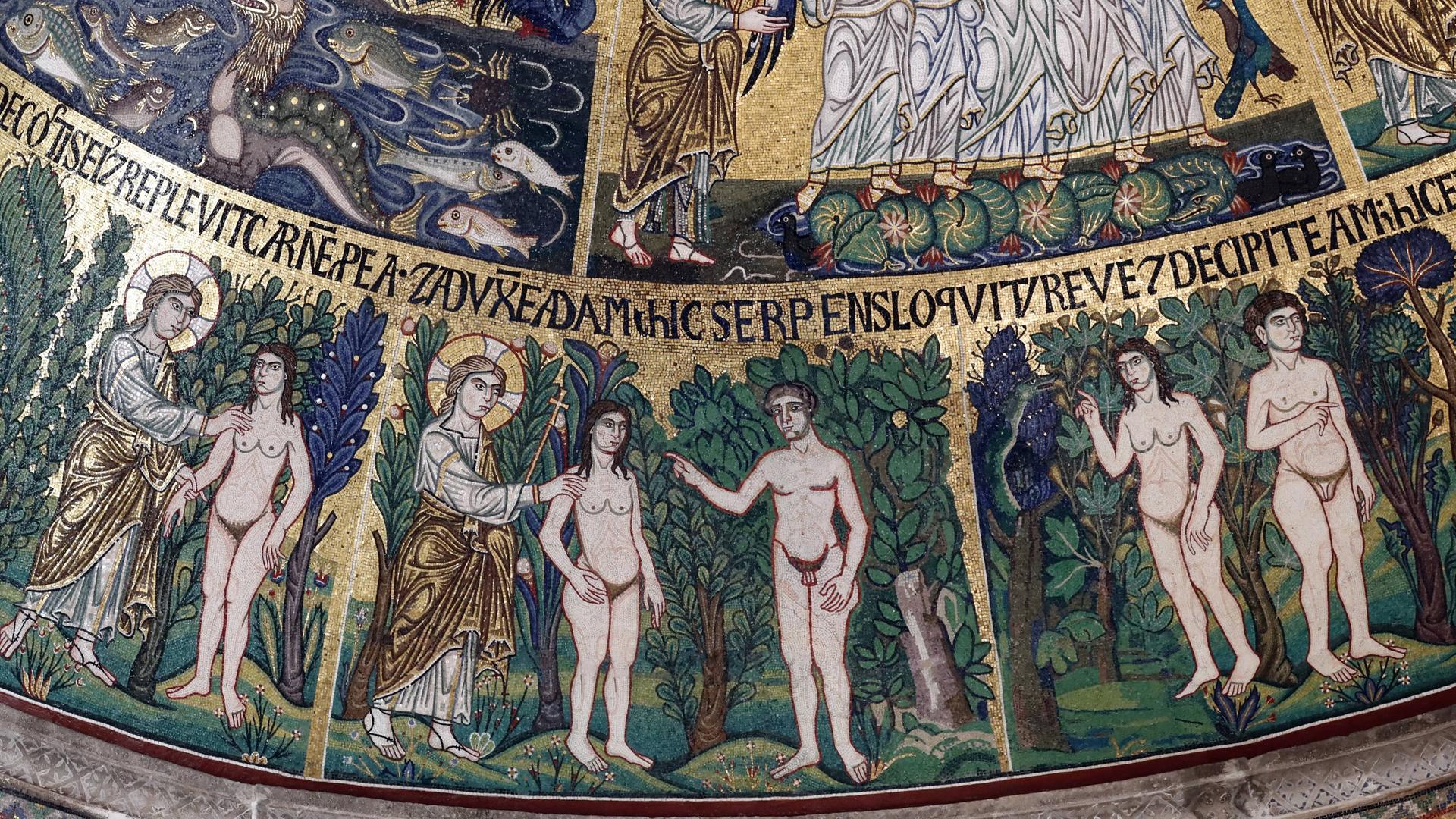 Wir sehen ein Mosaik, auf dem Adam und Eva abgebildet sind. 