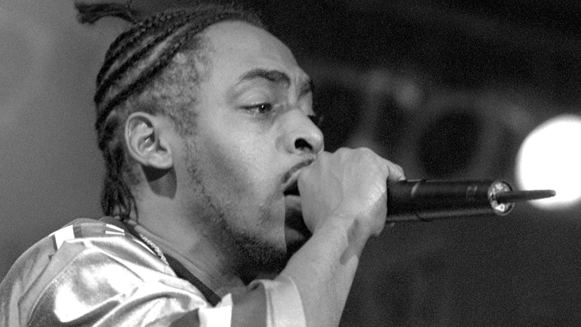 Der Rapper Coolio bei einem Konzert. Der Rapper Coolio bei einem Konzert.