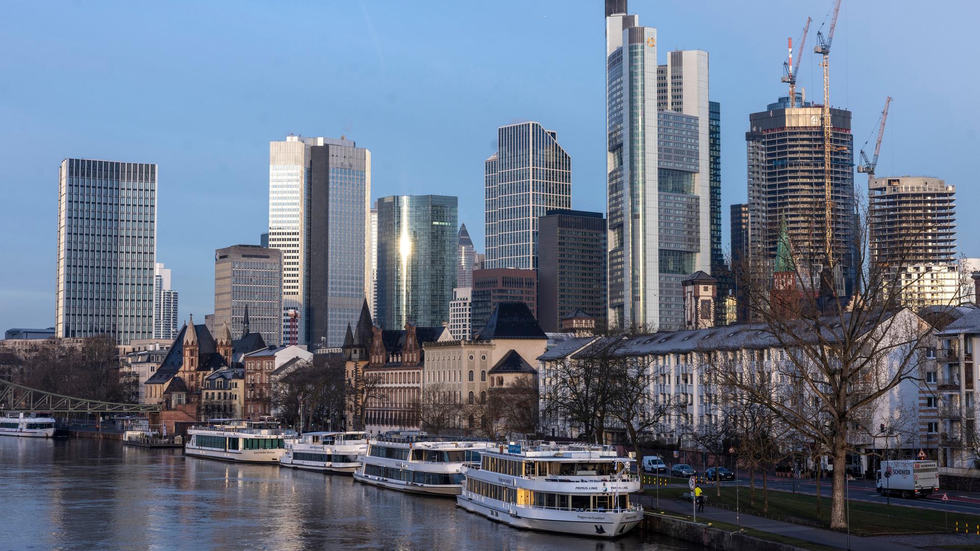 Wirtschaft - Ratingagentur Fitch bestätigt Bestnote &amp;quot;AAA&amp;quot; für Deutschland
