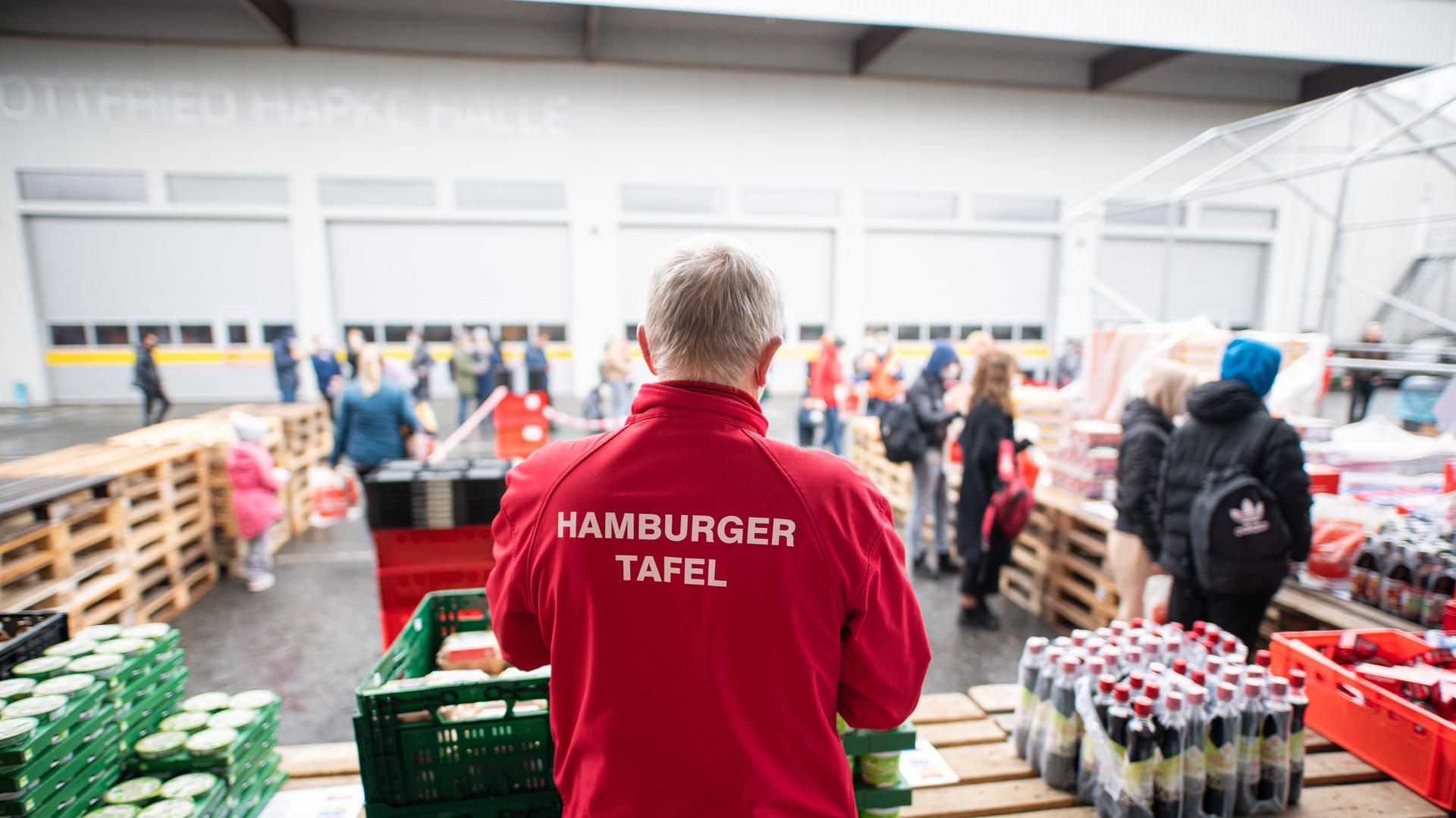 Hamburger Tafel versorgt Flüchtlinge aus der Ukraine Hamburger Tafel versorgt Flüchtlinge aus der Ukraine