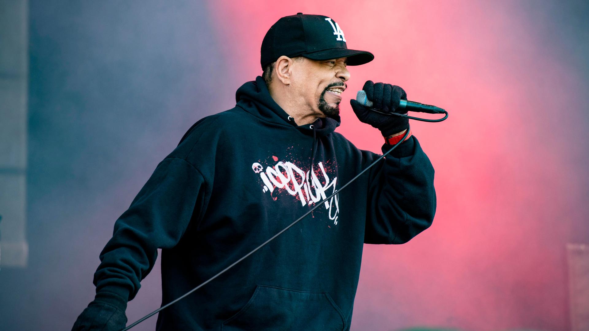 Rapper Ice T Mit Stern Auf Walk Of Fame Geehrt Deutschlandfunkkulturde 3059