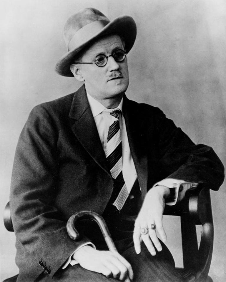 Portrait von James Joyce (1882-1941)