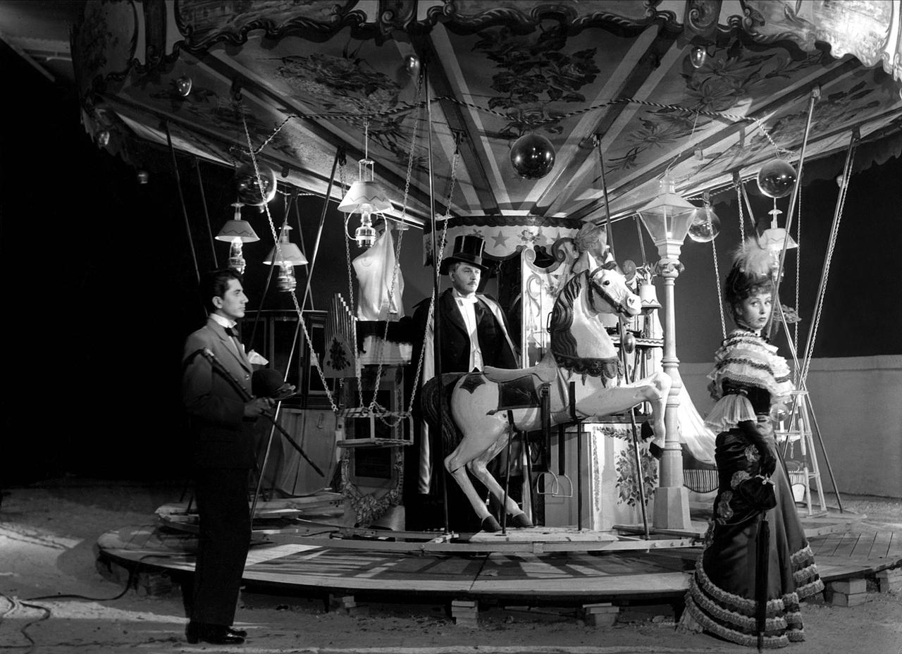 Szene aus dem Film "Der Reigen" von Max Ophüls Szene aus dem Film "Der Reigen" von Max Ophüls