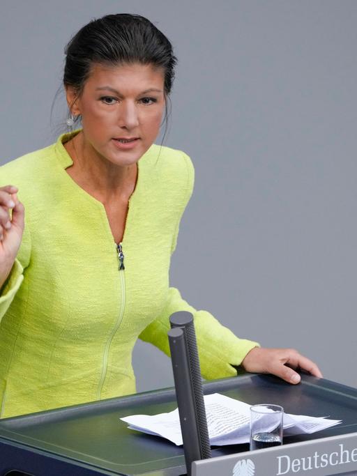 Sahra Wagenknecht, Abgeordnete der Linkspartei, 2022 im Deutschen Bundestag