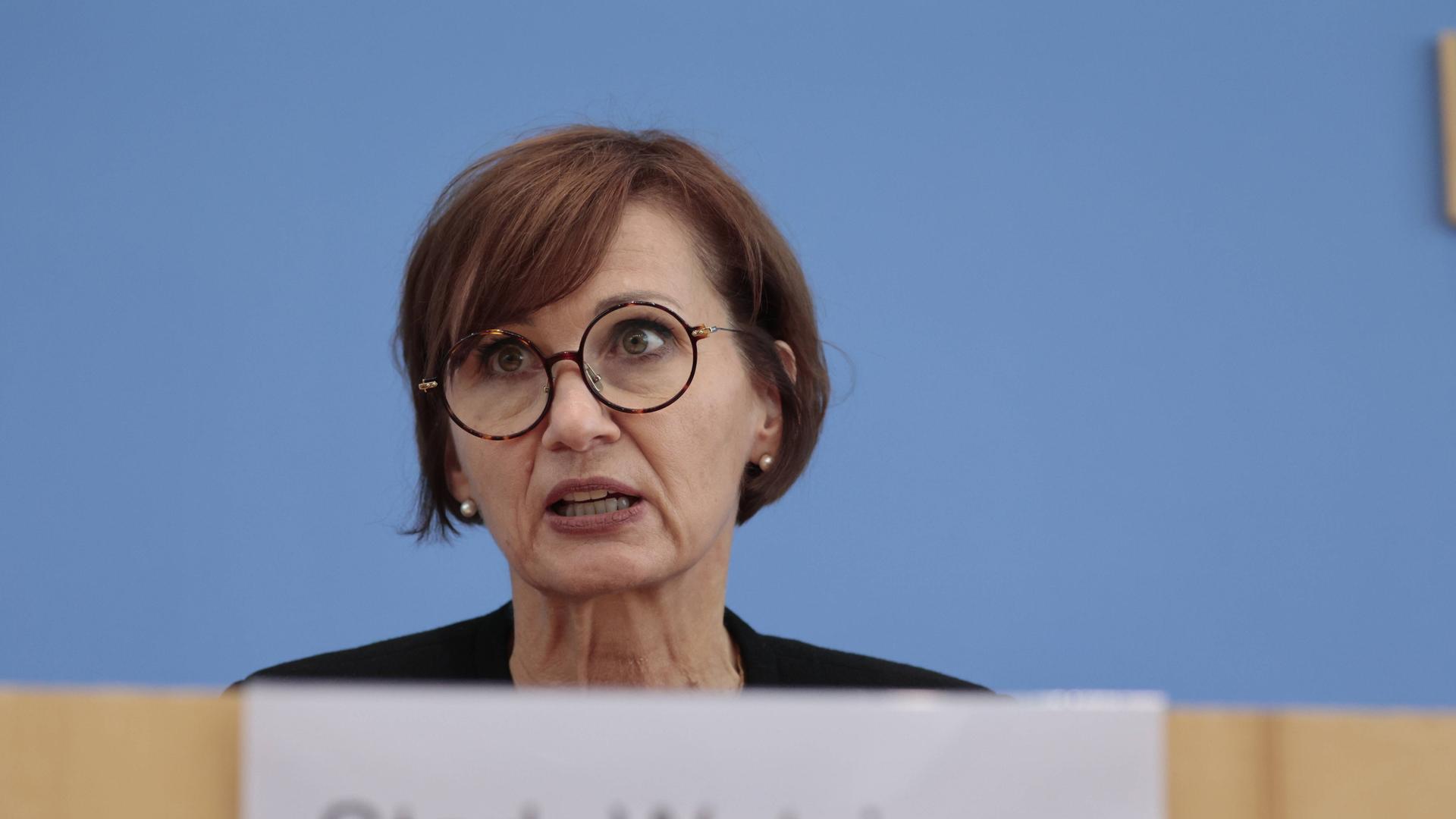 Gentechnik-Recht - Forschungsministerin Stark-Watzinger fordert Reformen