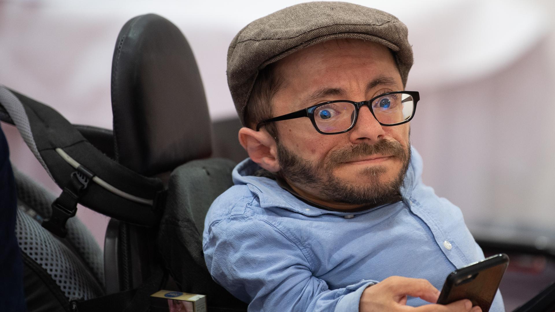 Raul Krauthausen ist Aktivist für Inklusion und Barrierefreiheit Raul Krauthausen ist Aktivist für Inklusion und Barrierefreiheit