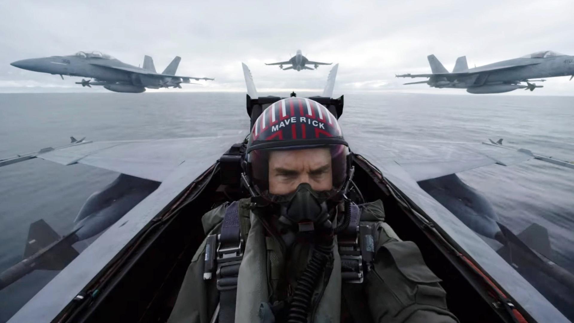 Tom Cruise im Cockpit als Capitain Pete Maverick Mitchell in "Top Gun: Maverick", 2022. Tom Cruise im Cockpit als Capitain Pete Maverick Mitchell in "Top Gun: Maverick", 2022.
