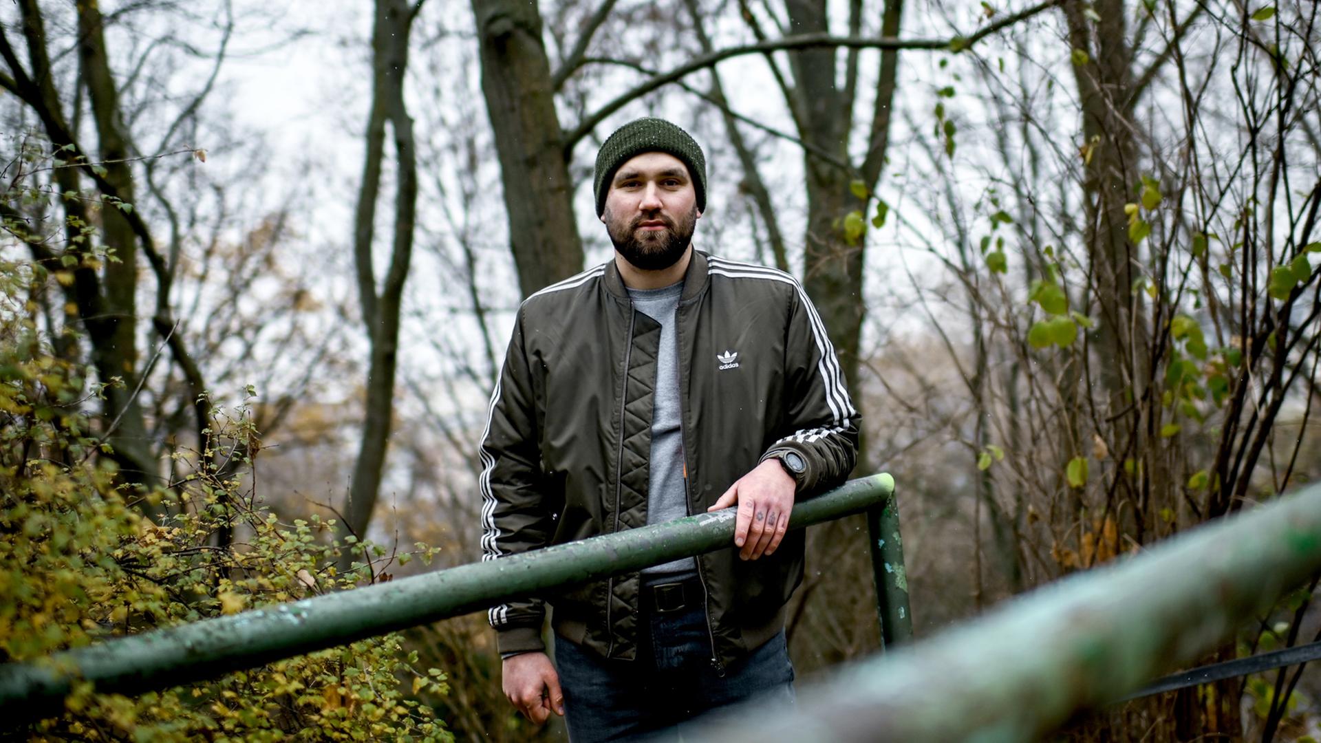 Martin war in Syrien in ein Foltergefängnis eingesperrt. Martin war in Syrien in ein Foltergefängnis eingesperrt.