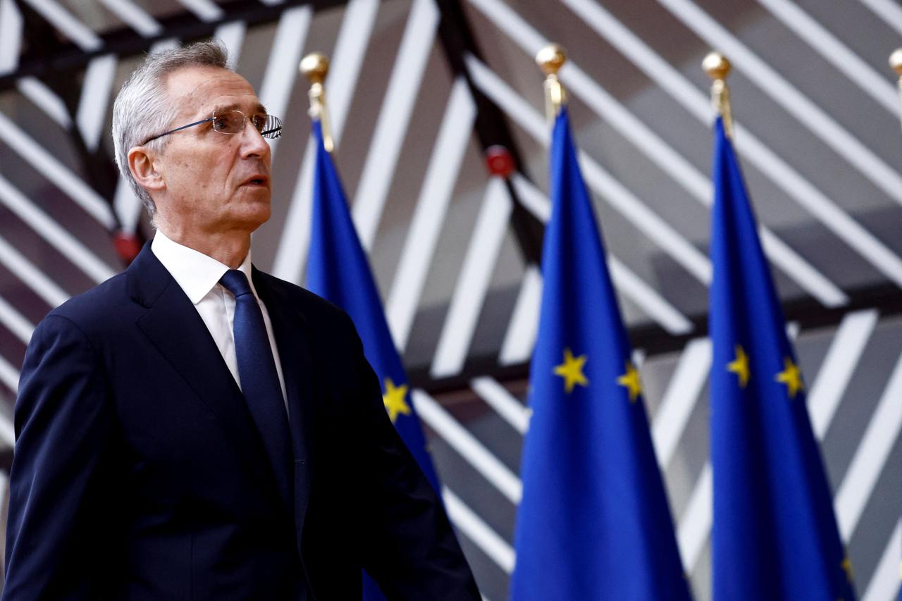 NATO-Generalsekretär Jens Stoltenberg trifft beim Verteidigungsausschuss der EU in Brüssel ein, 15.11.2022 NATO-Generalsekretär Jens Stoltenberg trifft beim Verteidigungsausschuss der EU in Brüssel ein, 15.11.2022
