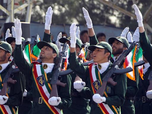 Die Iranische Revolutionsgarde bei einer Parade im März 2022