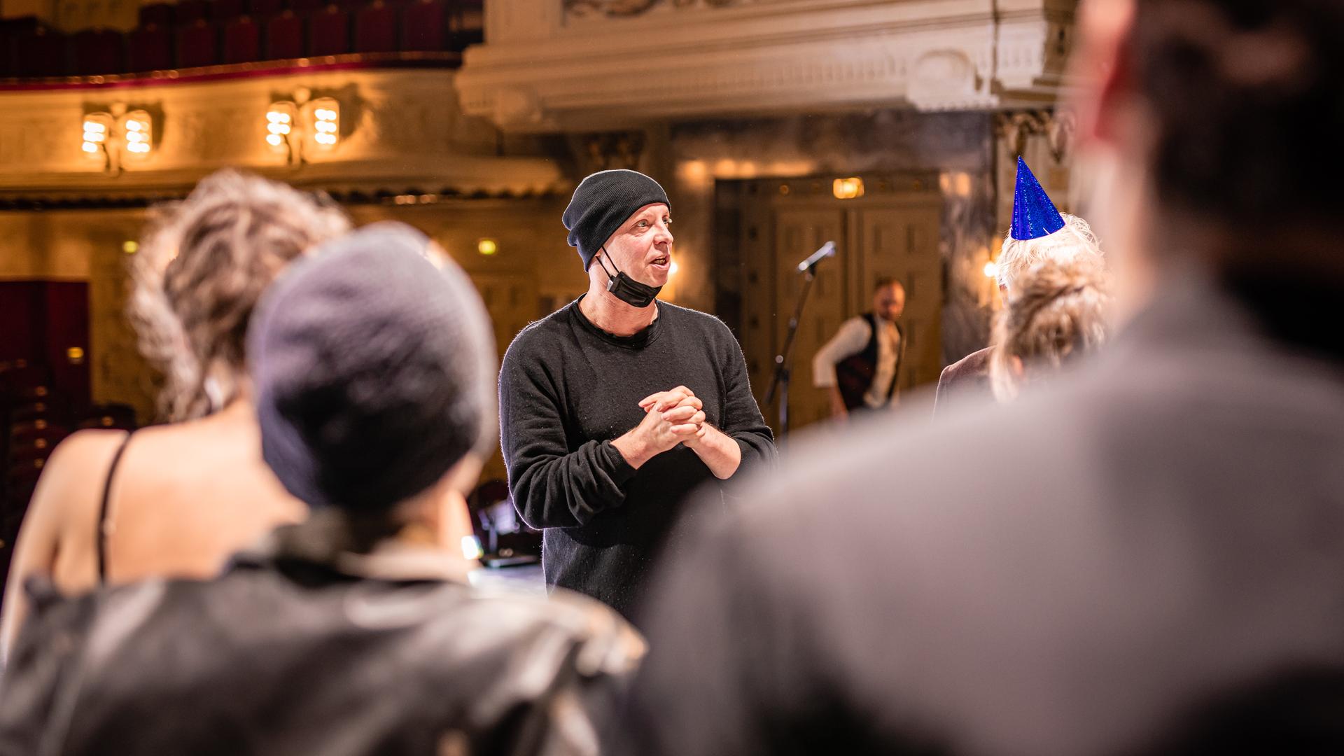 Vor der Premiere des Stücks "Der Biberpelz" Vor der Premiere des Stücks "Der Biberpelz"