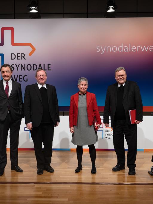 Vorstandsmitglieder des Synodalen Weges von links nach recht: Thomas Söding, Georg Bätzing, Irme Stetter-Karp sowie Franz-Josef Bode.
