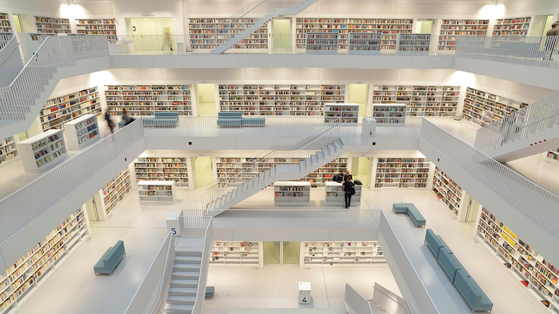 Galeriesaal der Stadtbibliothek am Mailänder Platz in Stuttgart. Galeriesaal der Stadtbibliothek am Mailänder Platz in Stuttgart.