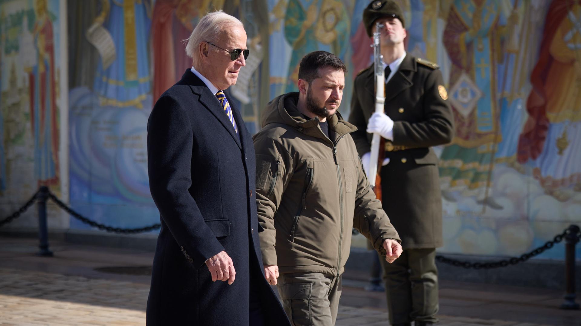 Joe Biden mit Wolodymyr Selenskyj