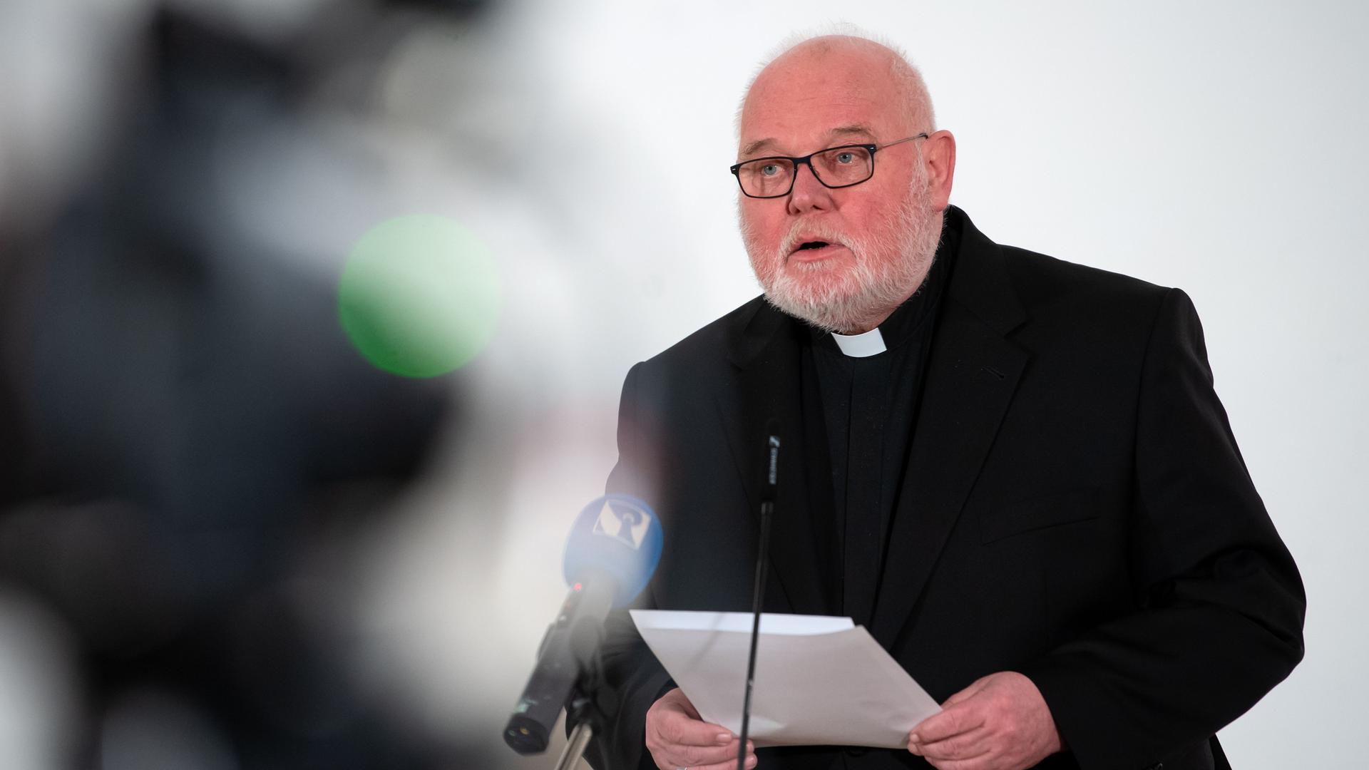Missbrauchsgutachten - Kardinal Marx: "Ich bin erschüttert und beschämt"