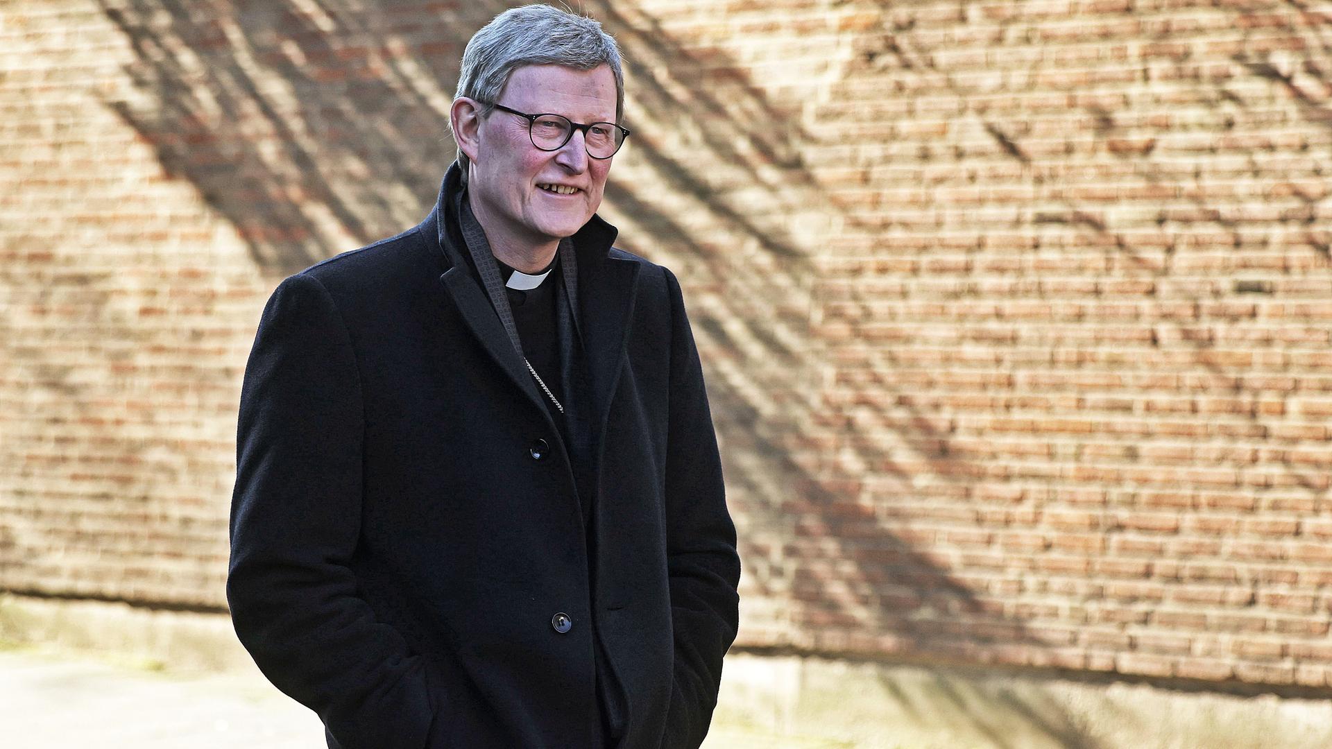 Kardinal Rainer Maria Woelki am 02.03.2022 auf dem Weg zu einer Aschermittwochsveranstaltung. Kardinal Rainer Maria Woelki am 02.03.2022 auf dem Weg zu einer Aschermittwochsveranstaltung.