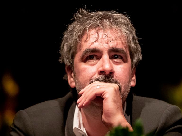 Deniz Yücel, deutsch-türkischer Journalist und Publizist, nimmt an der Premiere seines Buches „Agentterrorist“ im Festsaal Kreuzberg teil. Aufnahmedatum 07.10.2019