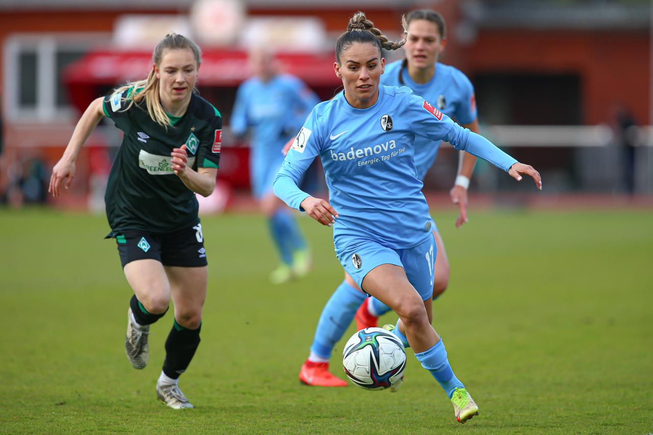 Fussball, Flyeralarm Frauen-Bundesliga, SV Werder Bremen - SC Freiburg Fussball, Flyeralarm Frauen-Bundesliga, SV Werder Bremen - SC Freiburg