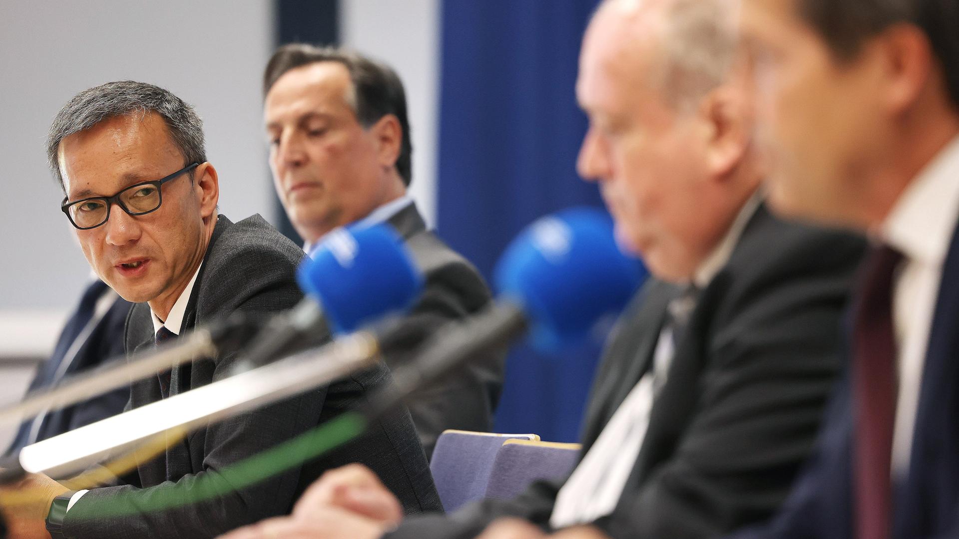 Die Ermittler in dem Missbrauchs-Fall auf einer Presse-Konferenz. Die Ermittler in dem Missbrauchs-Fall auf einer Presse-Konferenz.