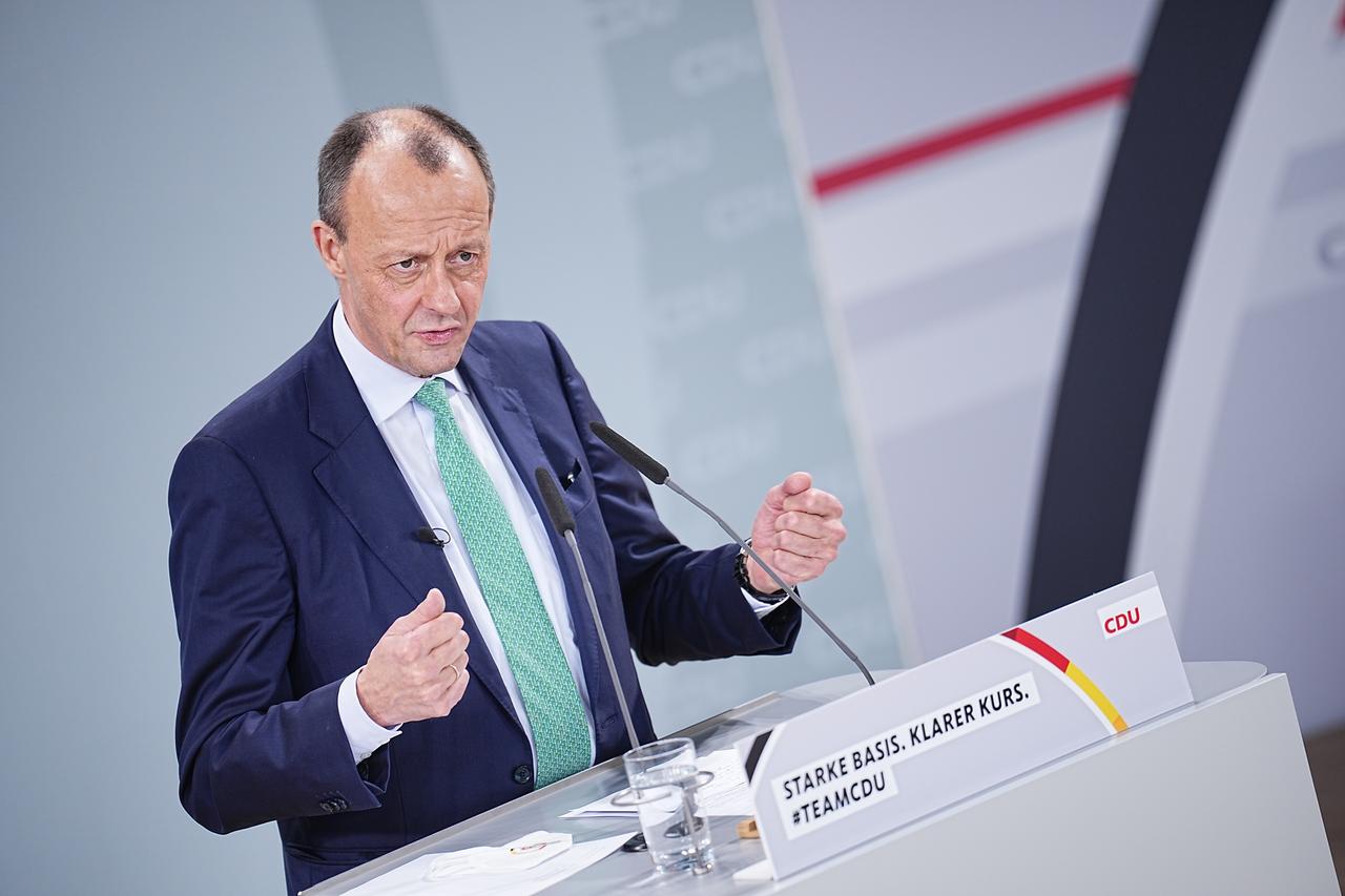 Friedrich Merz, CDU-Bundesvorsitzender, spricht vor seiner Wahl beim Bundesparteitag der CDU im Konrad-Adenauer-Haus. 