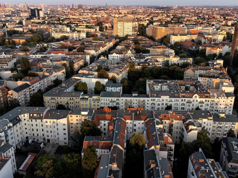Häusermeer: Blick aus der Luft auf den Stadtteil Wilmersdorf in Berlin.
