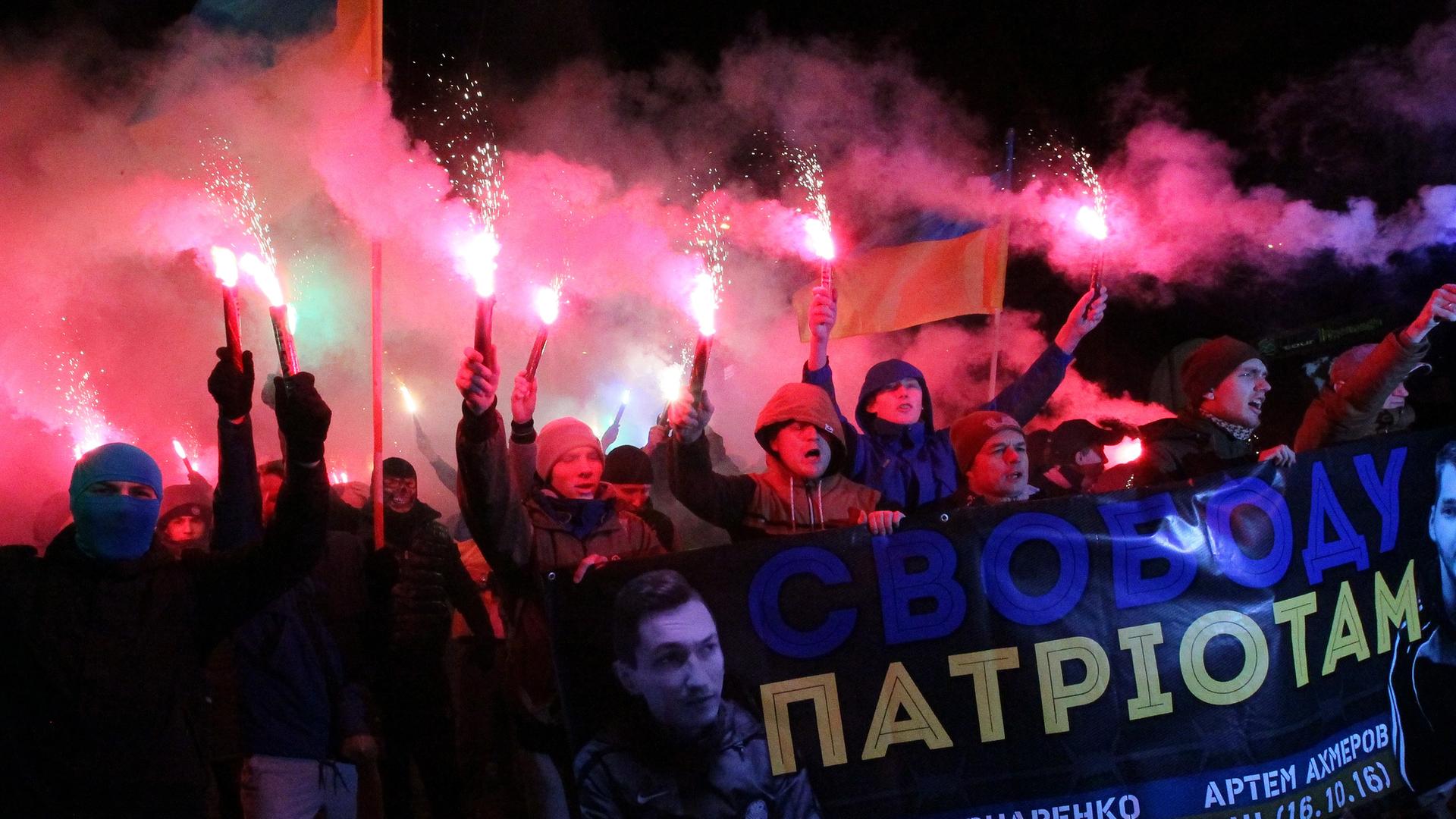 Ein Marsch der ukrainischen Ultras Ein Marsch der ukrainischen Ultras