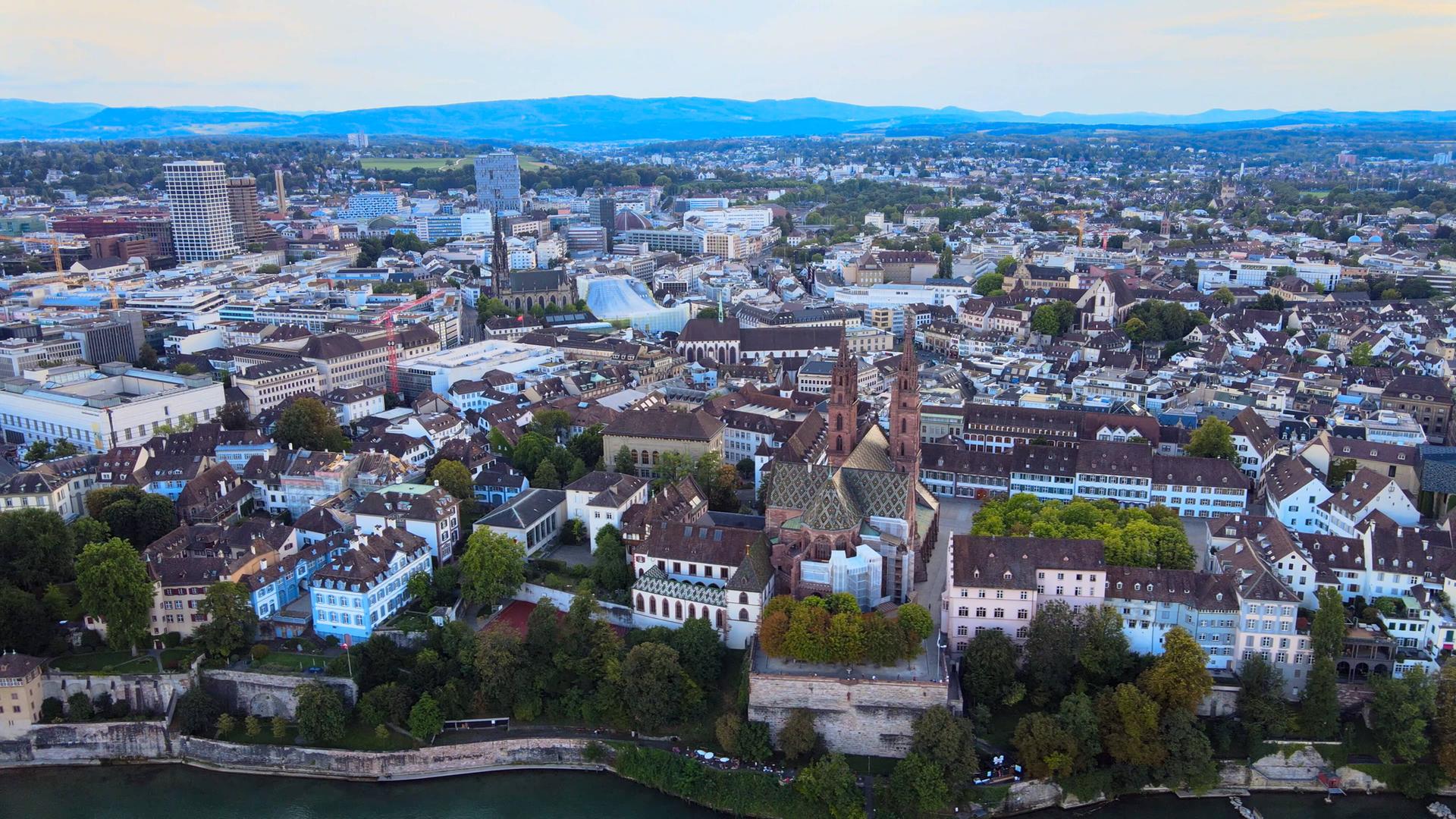 Blick von oben auf die Altstadt von Basel Blick von oben auf die Altstadt von Basel
