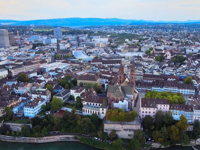 Blick von oben auf die Altstadt von Basel