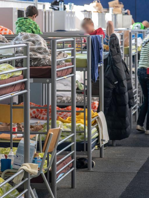 Flüchtlingsunterkunft in der Turnhalle des Gymnasiums Kirchseeon, Geflüchtete aus der Ukraine