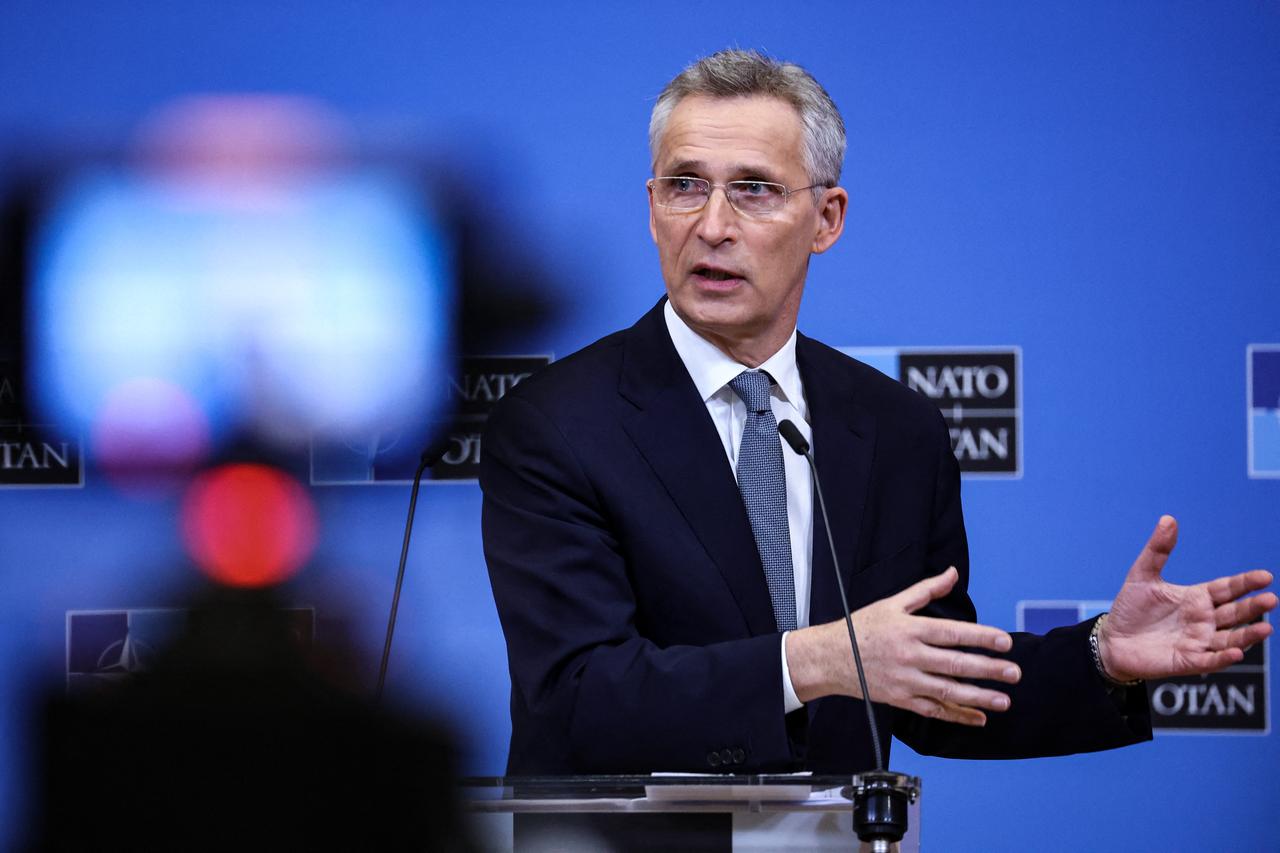 Nato-Generalsekretär Jens Stoltenberg spricht und gestikuliert während einer Pressekonferenz. Nato-Generalsekretär Jens Stoltenberg spricht und gestikuliert während einer Pressekonferenz.