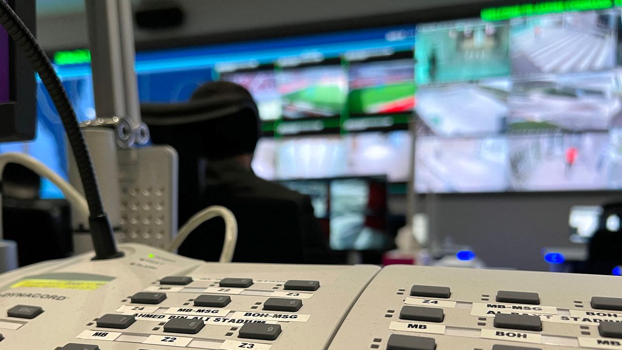 Kommandozentrale für Sicherheit bei der Fußball-Weltmeisterschaft in der Aspire Zone in der Nähe des Khalifa International Stadiums in Doha Kommandozentrale für Sicherheit bei der Fußball-Weltmeisterschaft in der Aspire Zone in der Nähe des Khalifa International Stadiums in Doha