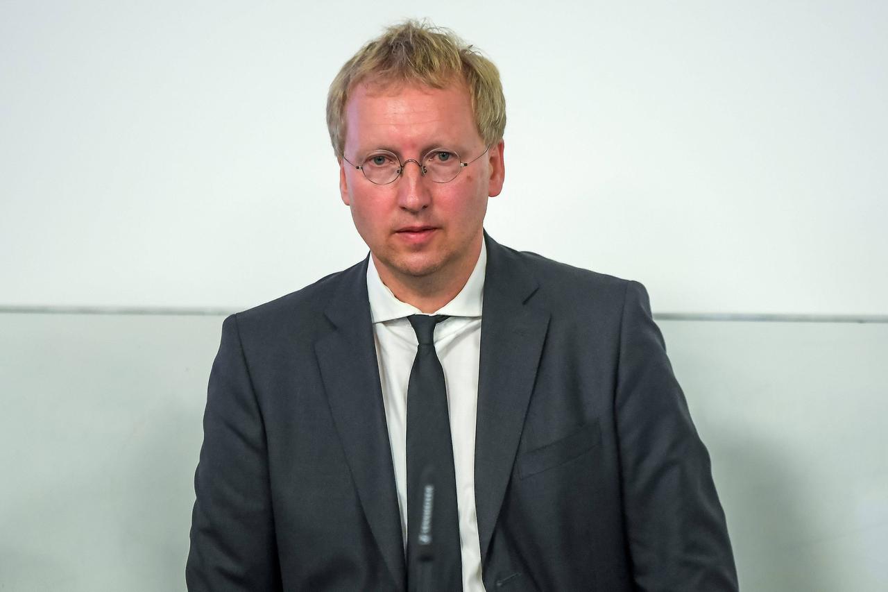 Johannes Varwick, Lehrstuhl für Internationale Beziehungen und europäische Politik an der Martin-Luther-Universität Halle-Wittenberg Johannes Varwick, Lehrstuhl für Internationale Beziehungen und europäische Politik an der Martin-Luther-Universität Halle-Wittenberg