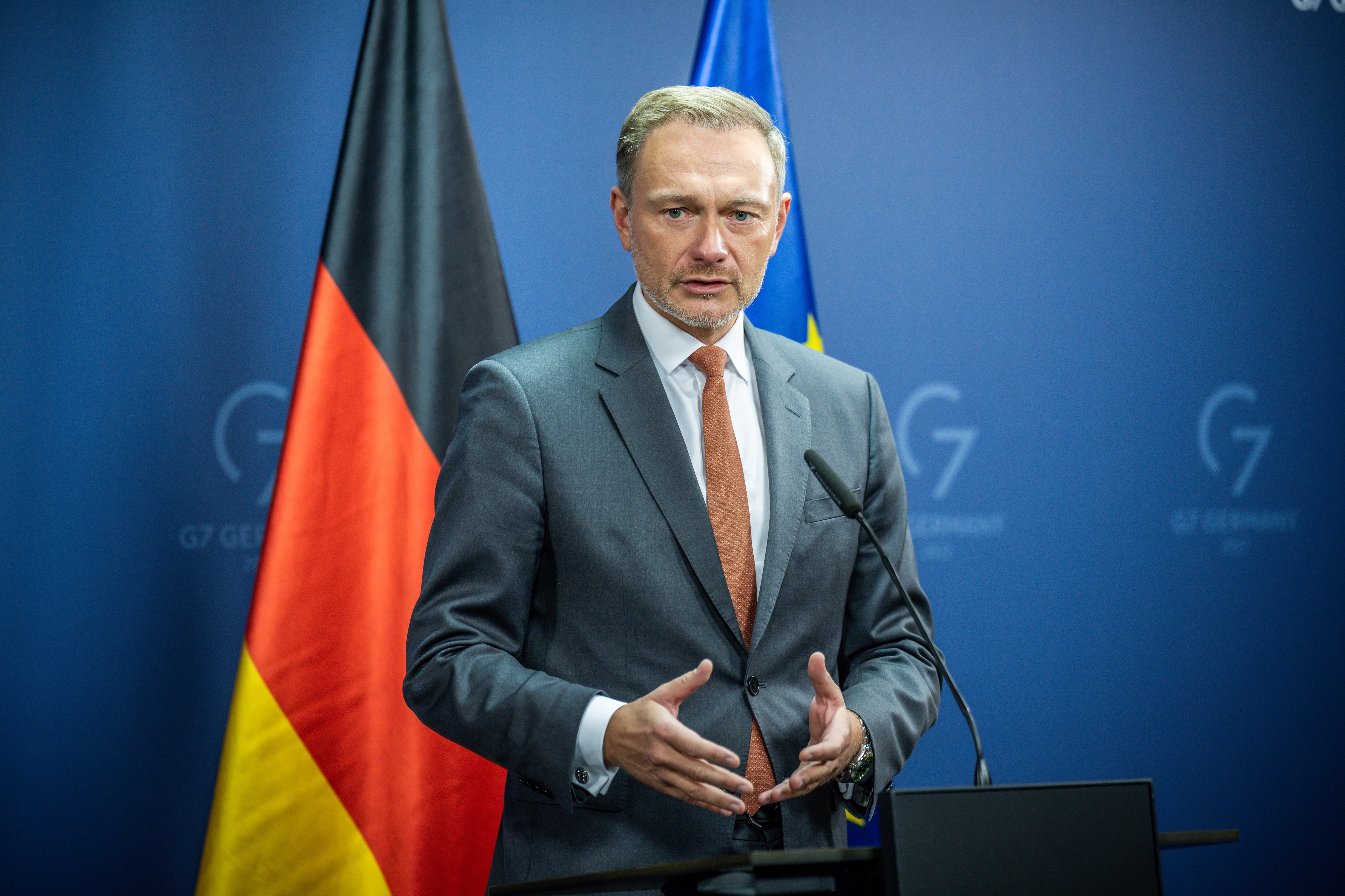 Bundeswehr - Lindner nennt Debatte über eine Rückkehr zur Wehrpflicht 