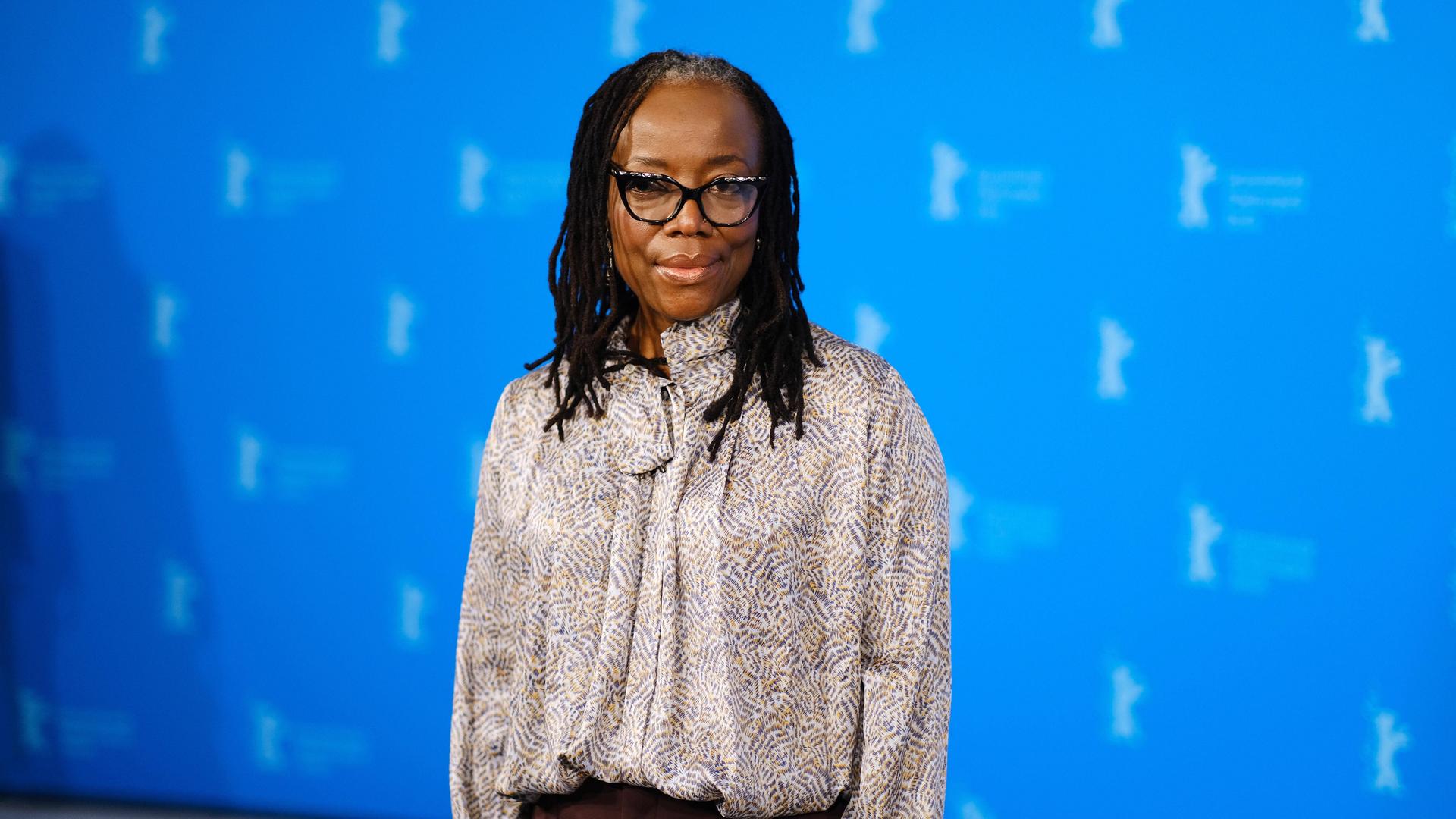 Tsitsi Dangarembga beim Photocall der internationalen Jury während der 72. Internationalen Filmfestspiele in Berlin. Tsitsi Dangarembga beim Photocall der internationalen Jury während der 72. Internationalen Filmfestspiele in Berlin.