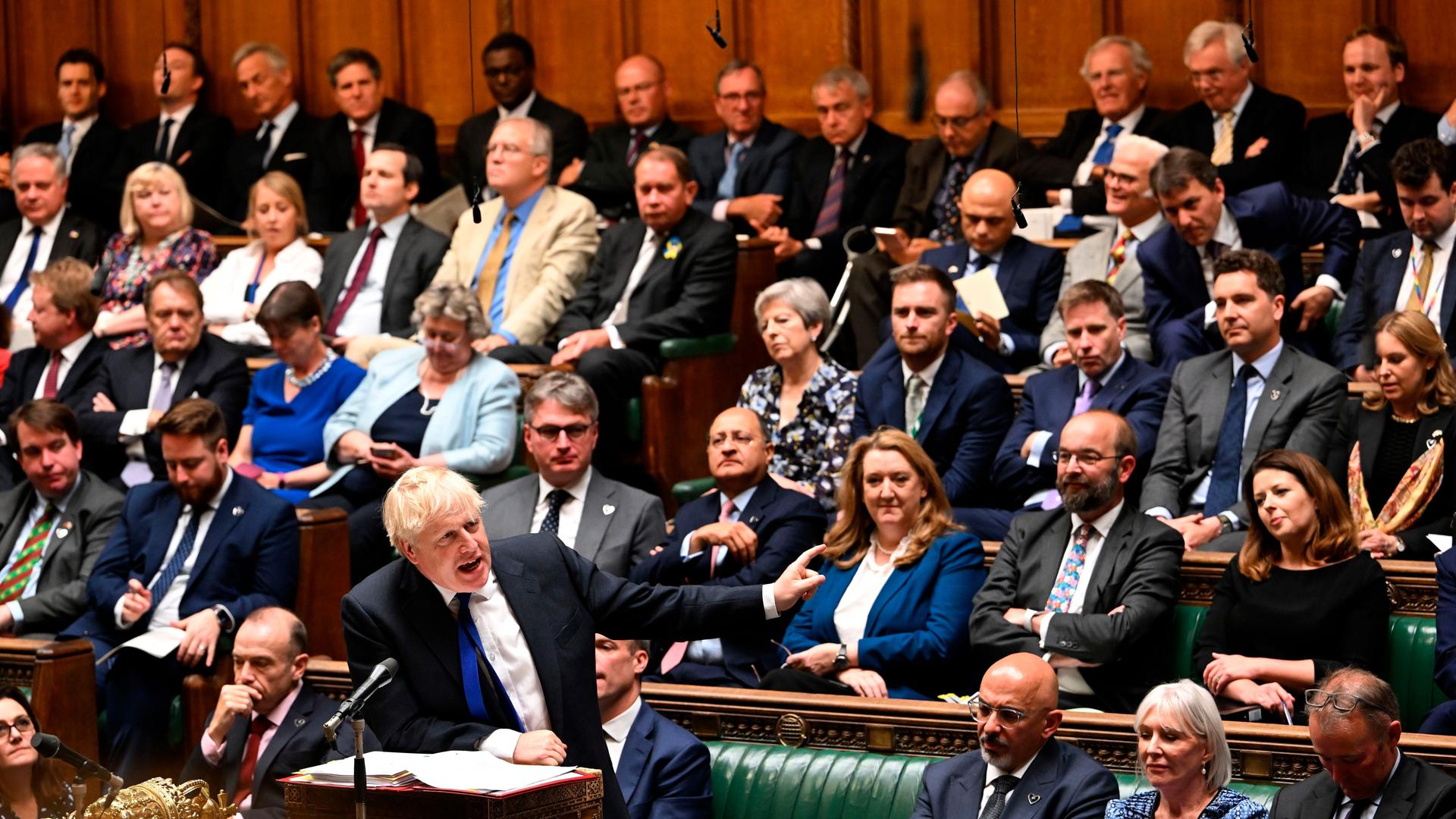 Großbritannien - Berichte: Ministergruppe will Johnson noch heute zum Rücktritt auffordern