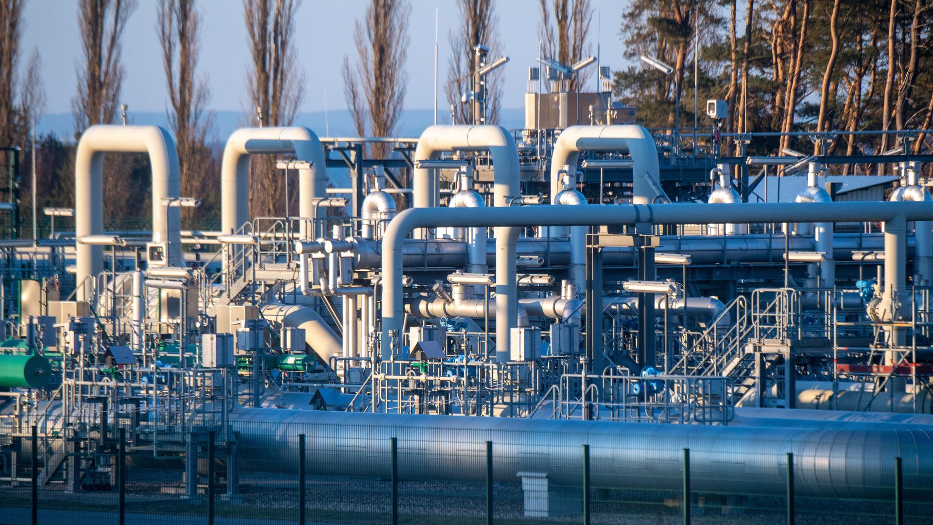 Rohre an der Gas-Empfangs-Station von Nord Stream 1 in Lubmin. Rohre an der Gas-Empfangs-Station von Nord Stream 1 in Lubmin.