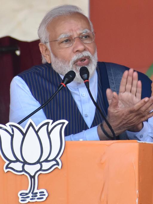 Indiens Premierminister Narendra Modi bei einer Rede Mitte Februar 2022 in Pathankot, Indien.