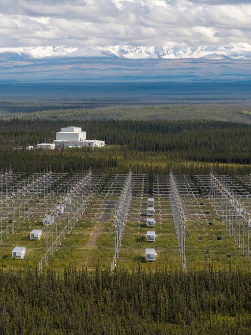 Antnennen des US-amerikanischen Forschungsprogramms HAARP in Alaska.