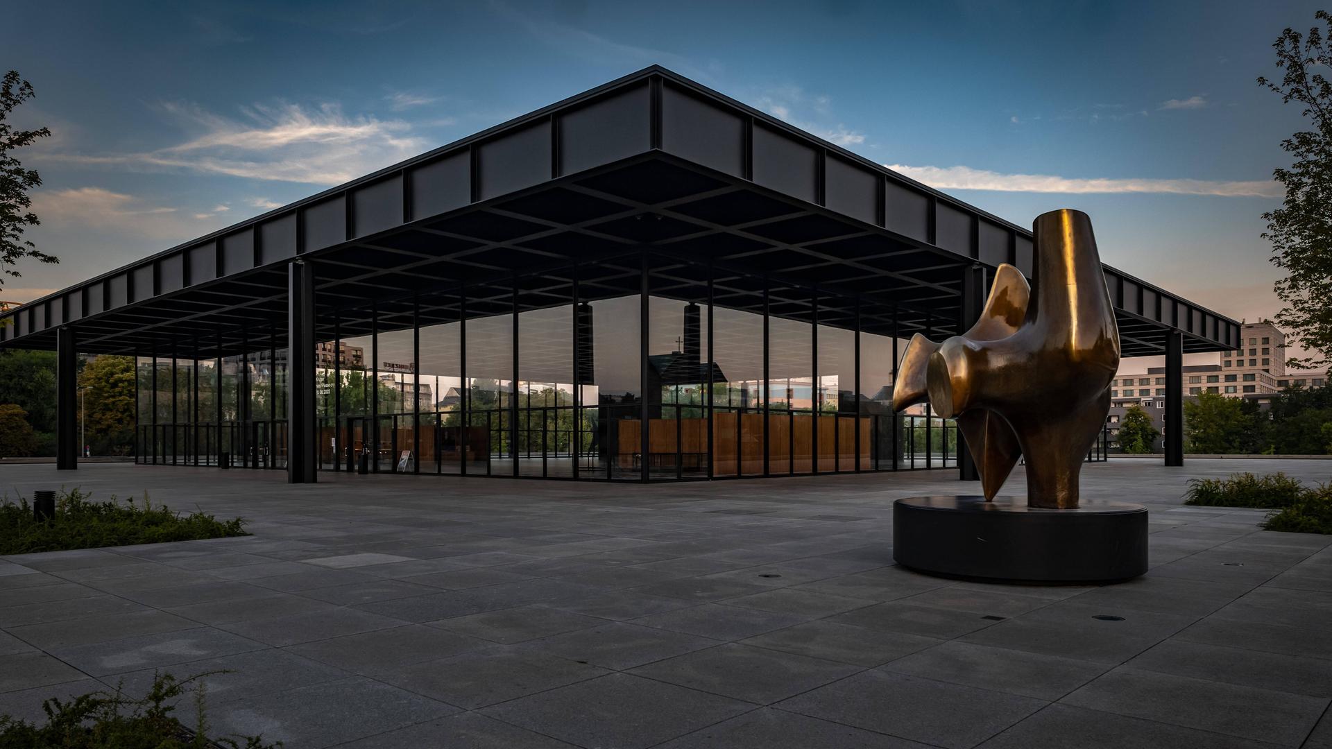 Die Neue Nationalgalerie in Berlin. Die Neue Nationalgalerie in Berlin.