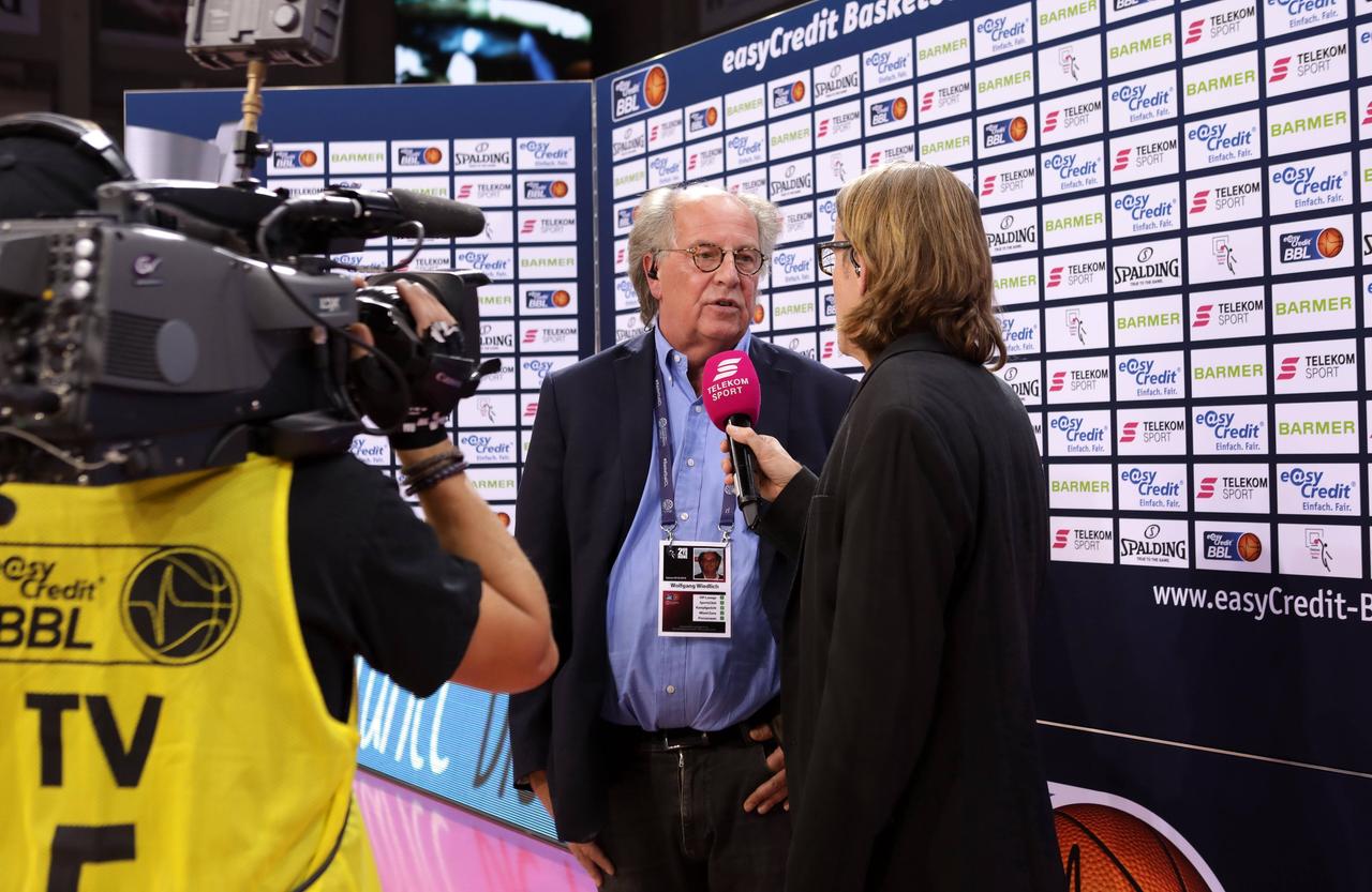 Wolfgang Wiedlich ist seit 1998 Präsident der Baskets Bonn. Wolfgang Wiedlich ist seit 1998 Präsident der Baskets Bonn.