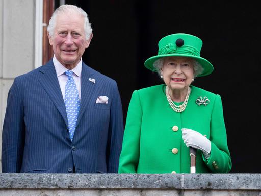 Queen Elizabeth II und Prinz Charles am 5. Juni 2022