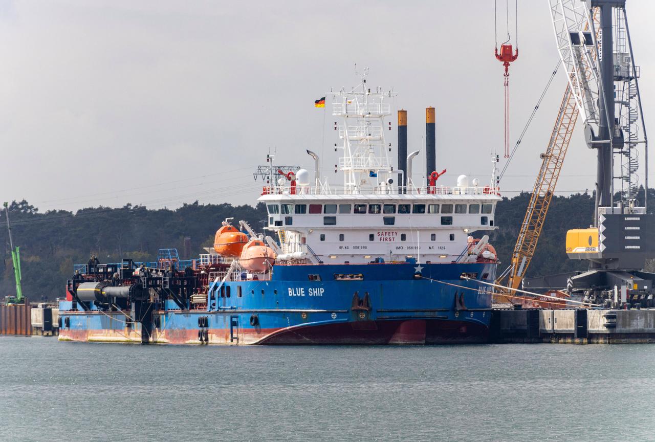 Das Schiff Blue Ship der Klimastiftung MV liegt im Fährhafen Mukran im Landkreis Vorpommern-Rügen. Das Schiff Blue Ship der Klimastiftung MV liegt im Fährhafen Mukran im Landkreis Vorpommern-Rügen.