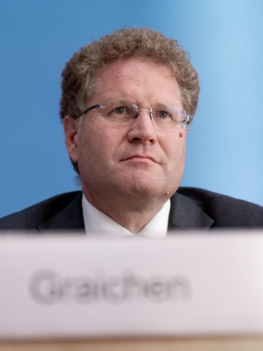 Patrick Graichen im Portrait bei der Bundespressekonferenz 