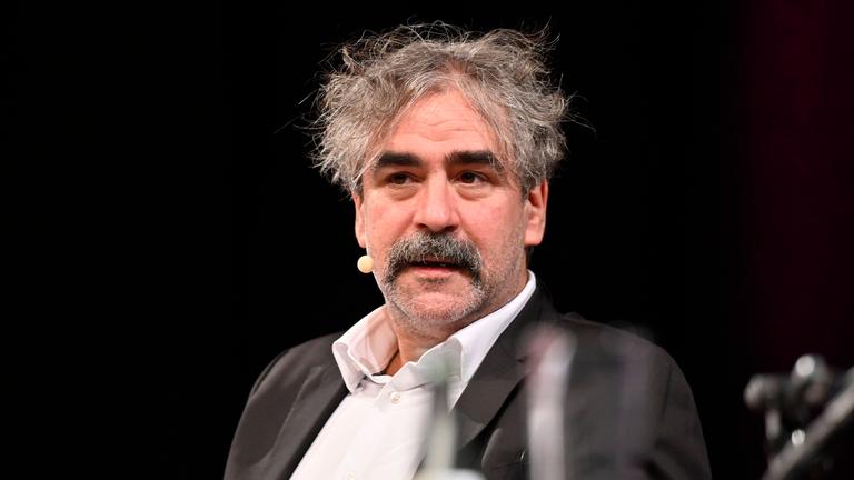 PEN-Berlin-Sprecher Yücel für Panzerlieferungen an Ukraine