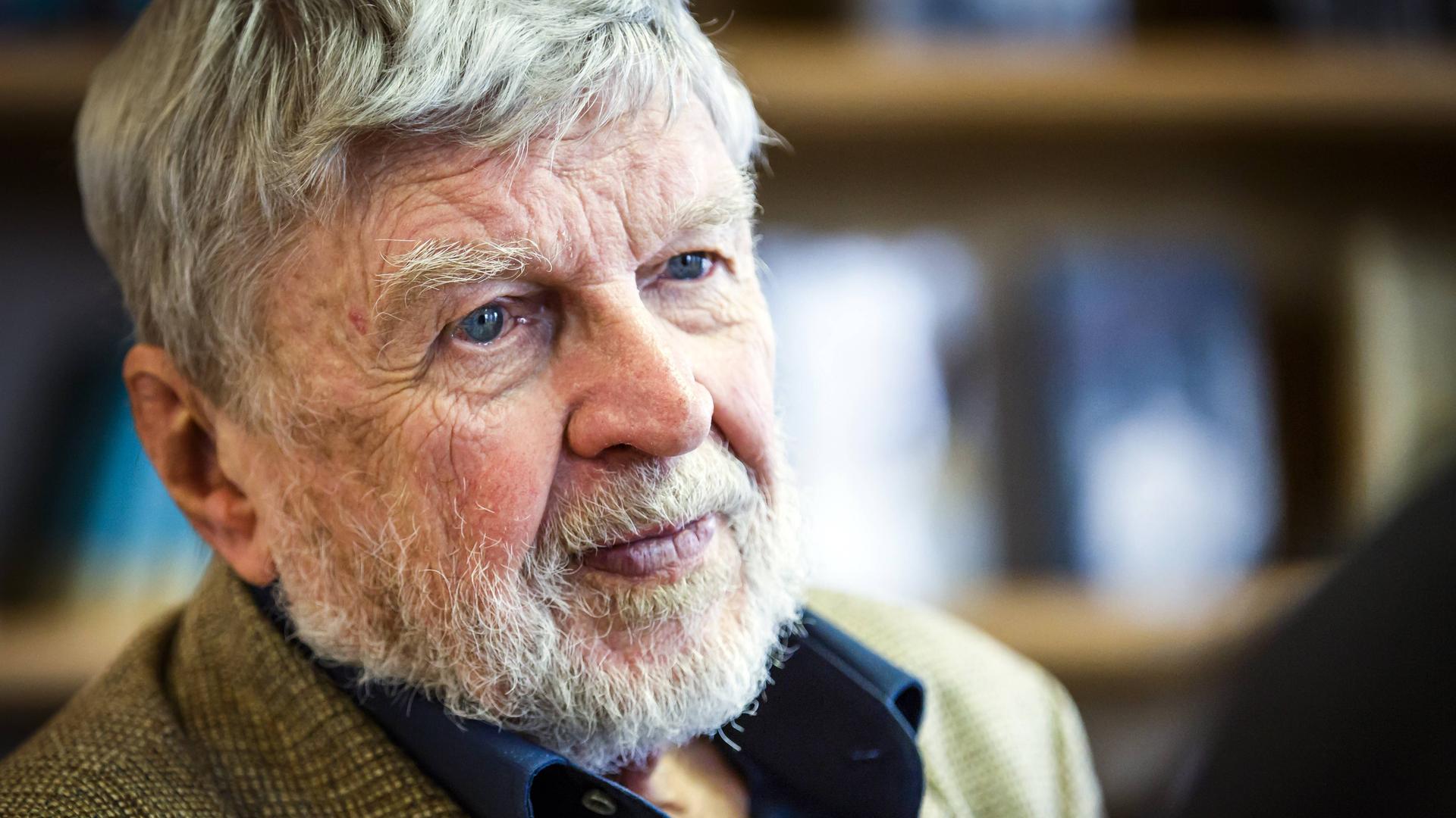 Nahhaufnahme von Hardy Krüger bei einem Interview-Termin im Verlag Hoffmann und Campe am 13.03.2018 in Hamburg bei der Buchvorstellung von "Ein Buch von Tod und Liebe". Nahhaufnahme von Hardy Krüger bei einem Interview-Termin im Verlag Hoffmann und Campe am 13.03.2018 in Hamburg bei der Buchvorstellung von "Ein Buch von Tod und Liebe".